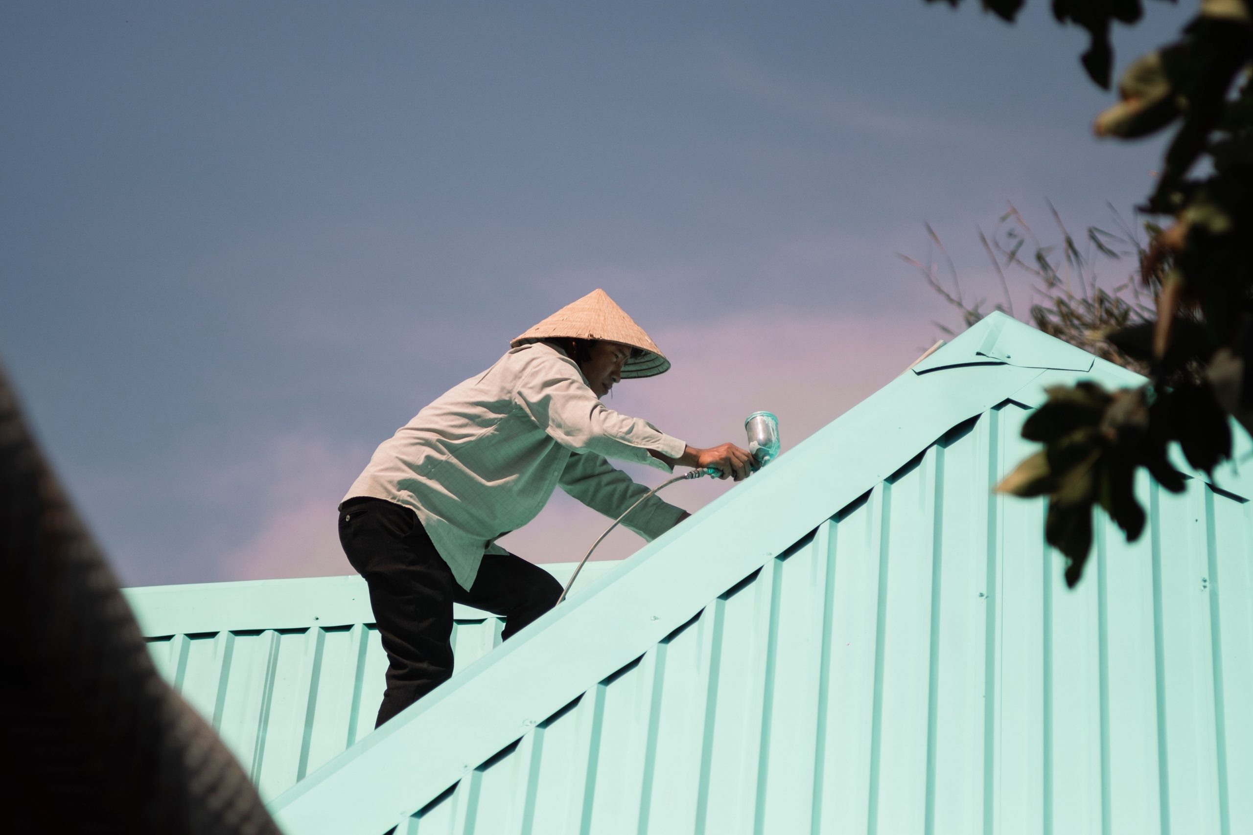 10 Things to Know Before Painting a Metal Roof
